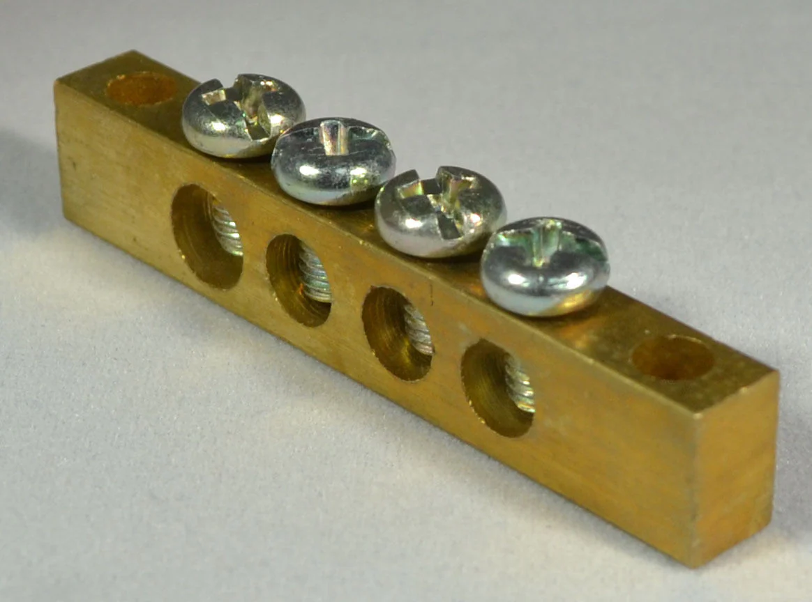 SUNS International G-9604 4 Terminal Grounding Bus Bar